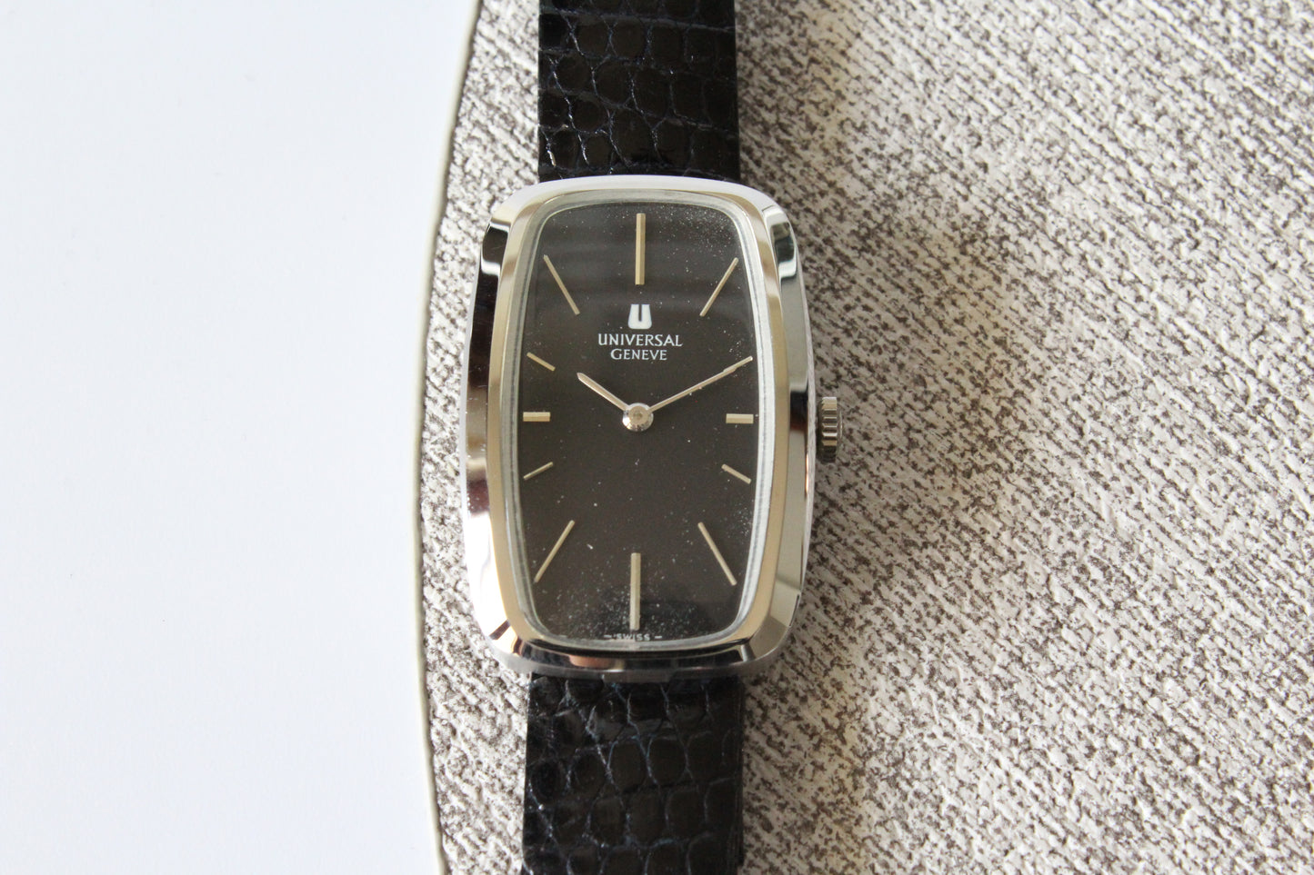 Universal Geneve Vintage Dresswatch schwarz