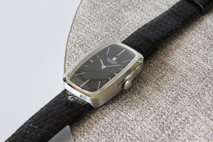 Universal Geneve Vintage Dresswatch schwarz